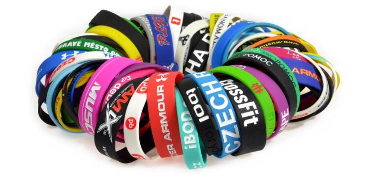 reklamni-moderni-originalni-zakazkove-gumove-pvc-silikonove-naramky-s-potiskem.png