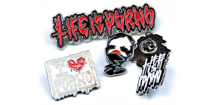 reklamni-moderni-originalni-zakazkove-kovove-piny-life-is-porno.jpg