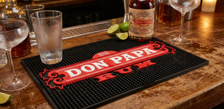 reklamni-moderni-originalni-zakazkove-pvc-barove-podlozky-barmat-podlozka-pod-alkohol.png