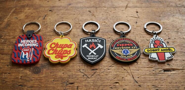 reklamni-moderni-originalni-zakazkove-gumove-pvc-privesky-hasici-dobry-andel-hokej.jpg